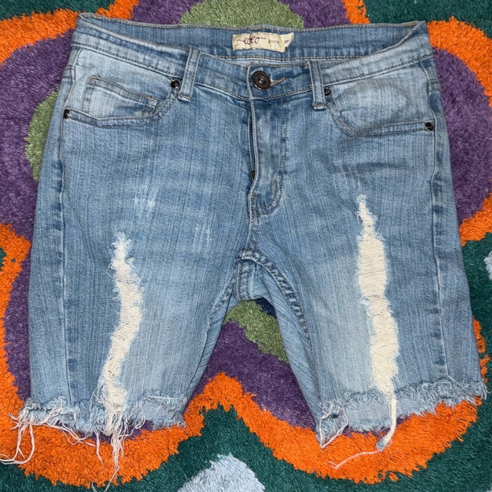 Form Fitting Bermuda Shorts